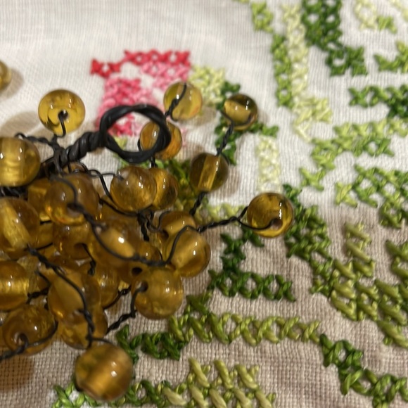Gorgeous Yellow gold glass berry garland - Picture 6 of 7